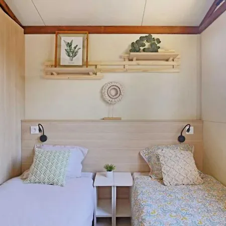 3 Etoiles - Piscine - Ccbbgcc 木屋 *