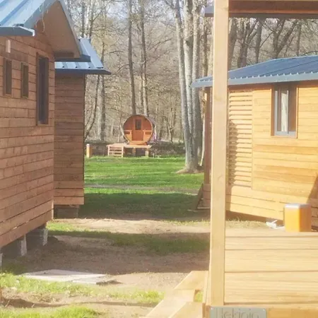 Chalet 3 étoiles - Piscine - ccbbgcc Tente de luxe Sauxillanges
