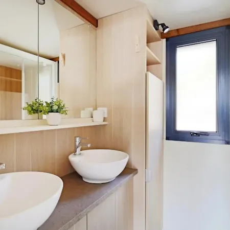 3 Etoiles - Piscine - Ccbbgcc * Sauxillanges