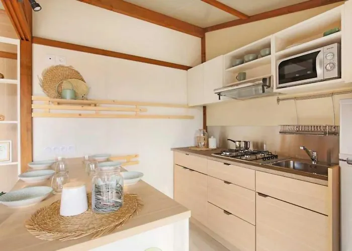 3 Etoiles - Piscine - Ccbbgcc * Sauxillanges