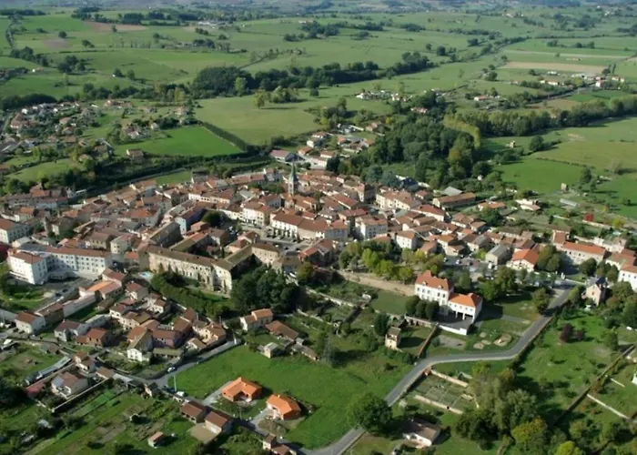 3 Etoiles - Piscine - Ccbbgcc Sauxillanges