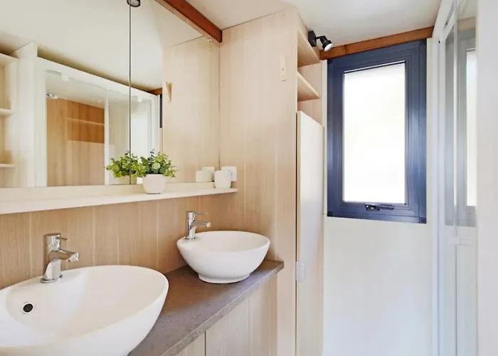 3 Etoiles - Piscine - Ccbbgcc * Sauxillanges